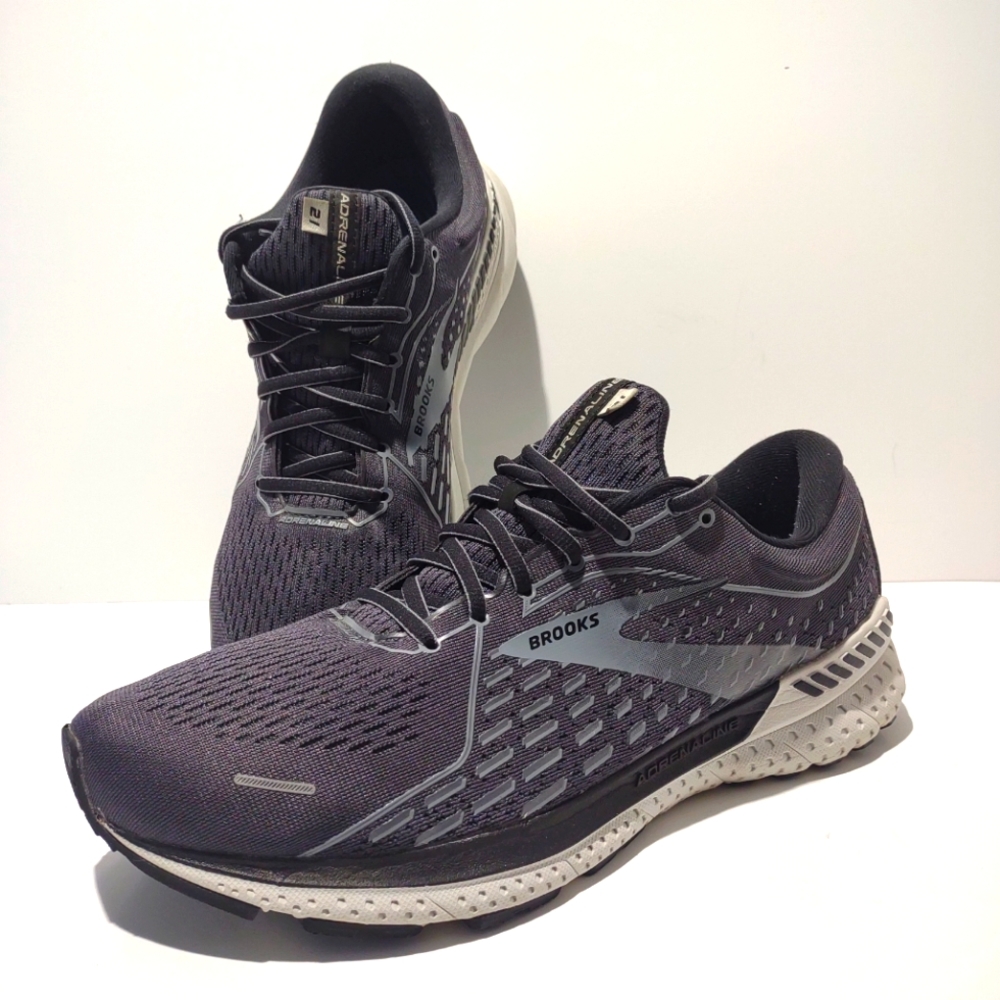 Brooks Adrenaline 21 men's running shoes. Size 10 wide (2E) dark grey and black
